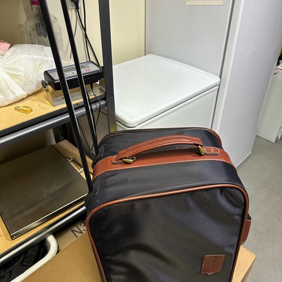 Samsonite carry on two wheel luggage - Picture 8 of 9